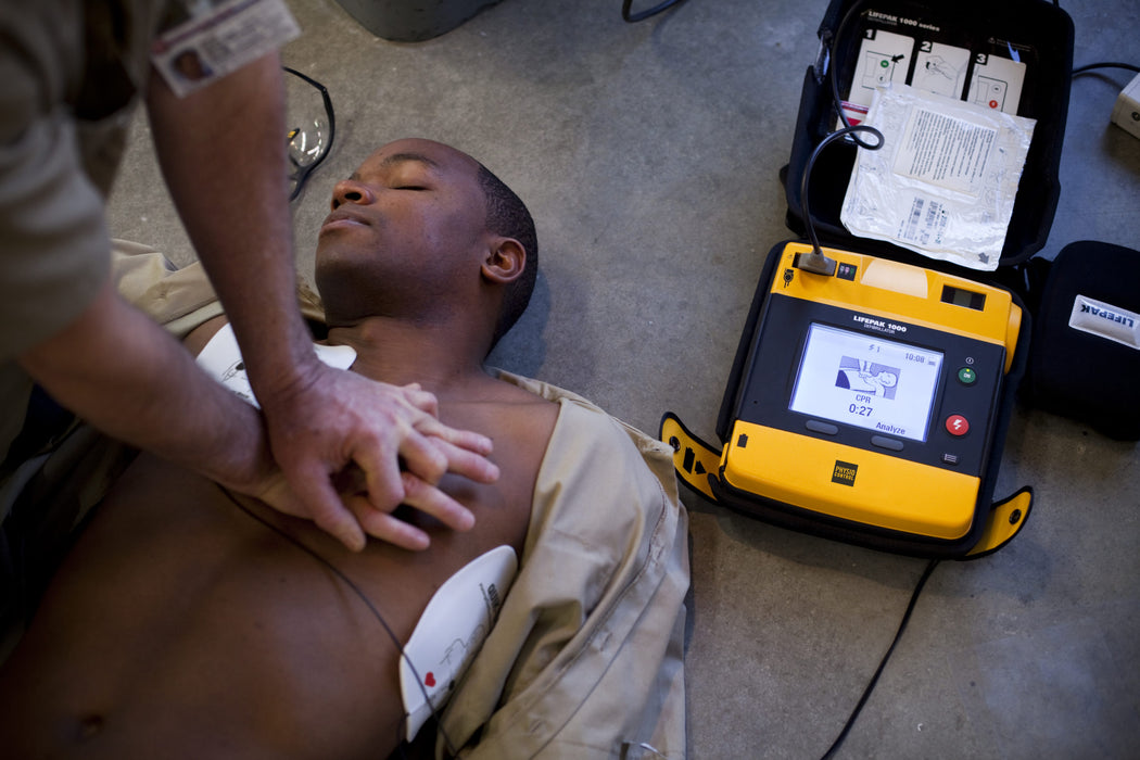Physio Control Lifepak 1000 Semi-Automatic Defibrillator (without ECG)